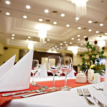 Hotel Prezydencki 4-Star Rzeszow Ngoại thất bức ảnh