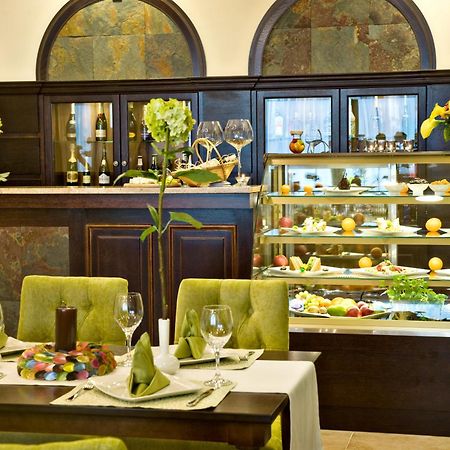Hotel Prezydencki 4-Star Rzeszow Ngoại thất bức ảnh