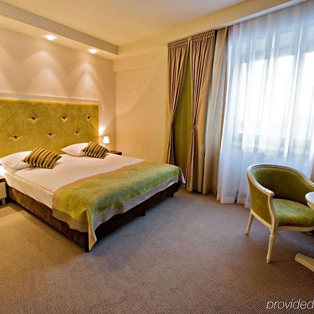 Hotel Prezydencki 4-Star Rzeszow Phòng bức ảnh