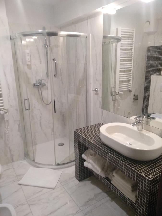 Hotel Prezydencki 4-Star Rzeszow Ngoại thất bức ảnh
