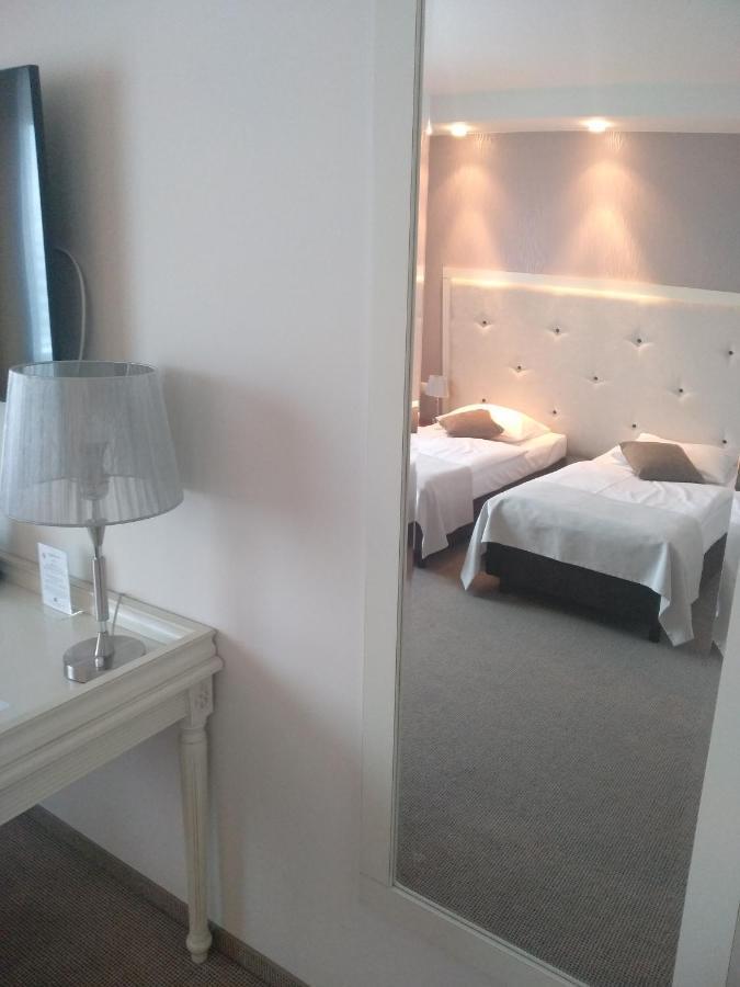 Hotel Prezydencki 4-Star Rzeszow Ngoại thất bức ảnh