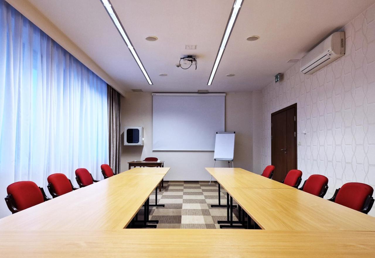 Hotel Prezydencki 4-Star Rzeszow Ngoại thất bức ảnh