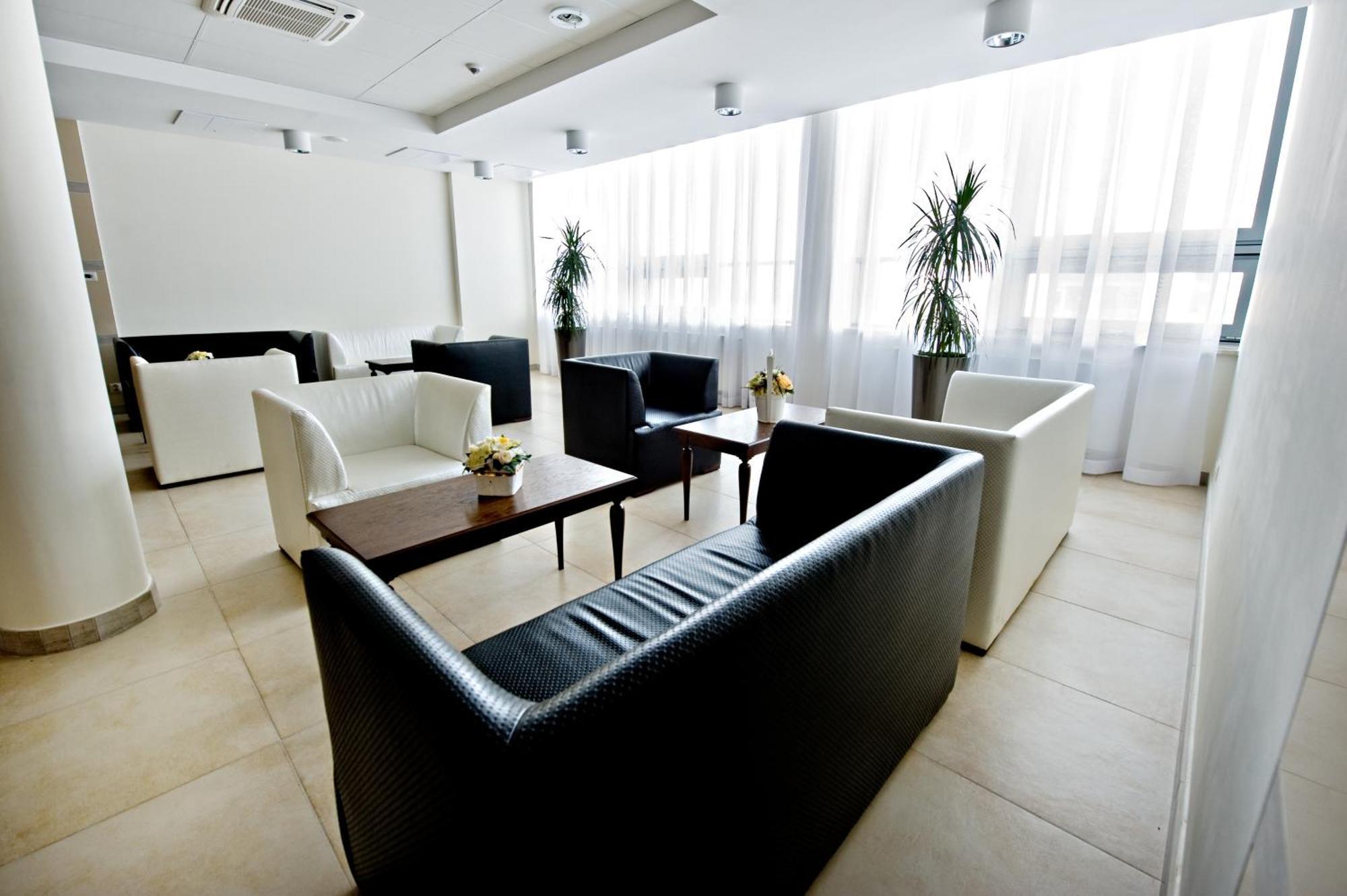 Hotel Prezydencki 4-Star Rzeszow Ngoại thất bức ảnh