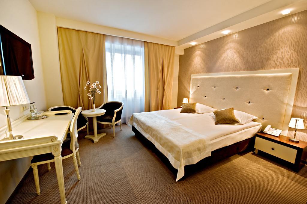 Hotel Prezydencki 4-Star Rzeszow Phòng bức ảnh